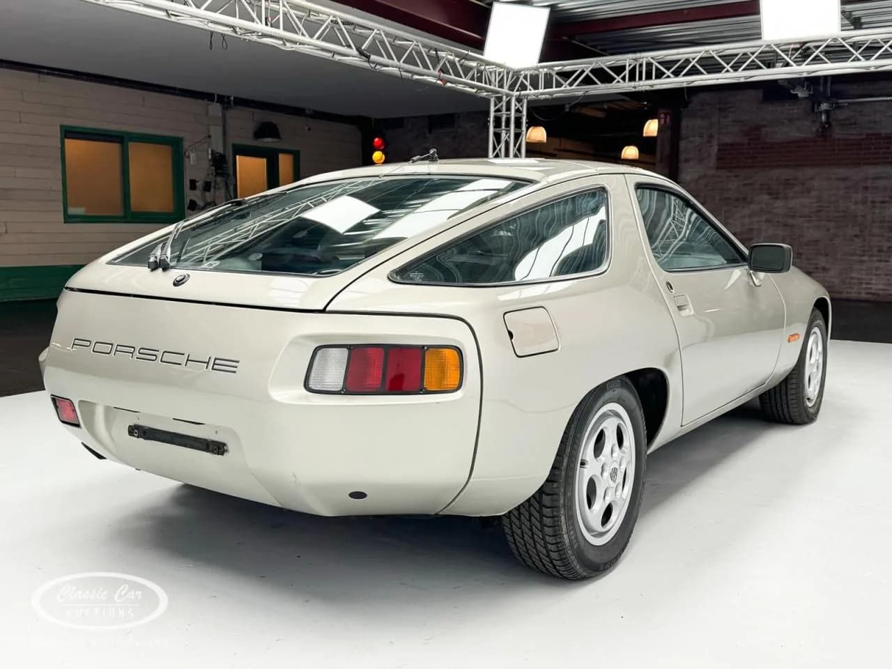1982 Porsche 928 - Thumbnail 4