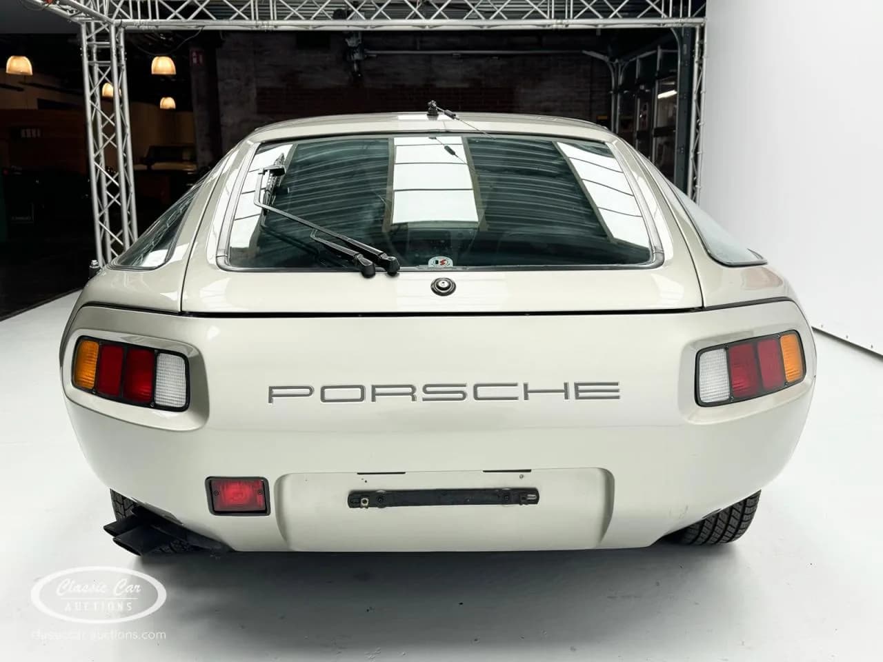 1982 Porsche 928 - Thumbnail 5