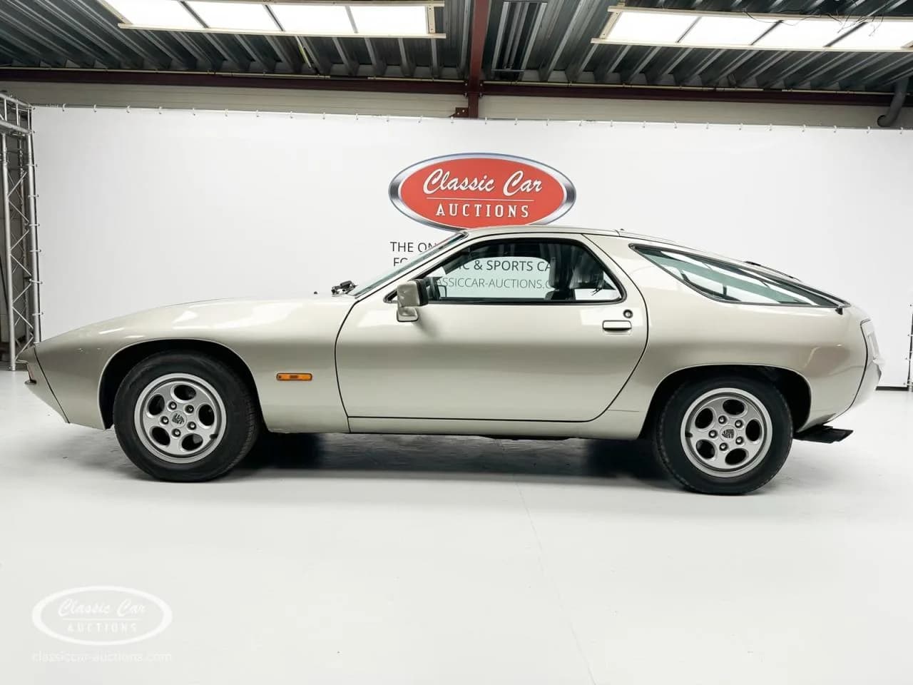1982 Porsche 928 - Thumbnail 7