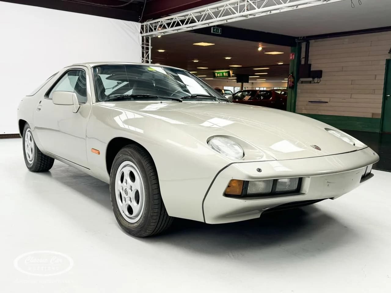 1982 Porsche 928 - Thumbnail 3