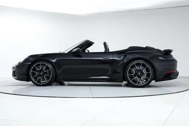 2025 Porsche 911 - Thumbnail 2