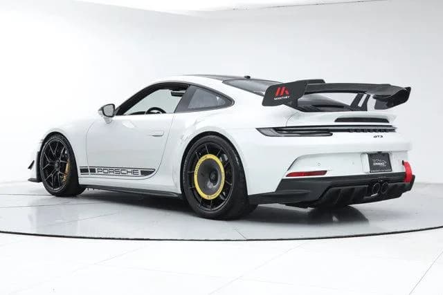 2024 Porsche 911 - Thumbnail 3