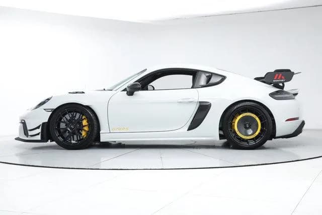 2025 Porsche 718 Cayman - Thumbnail 2