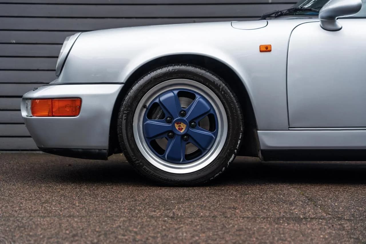 1990 Porsche 911 (964) Carrera 4 - Thumbnail 4