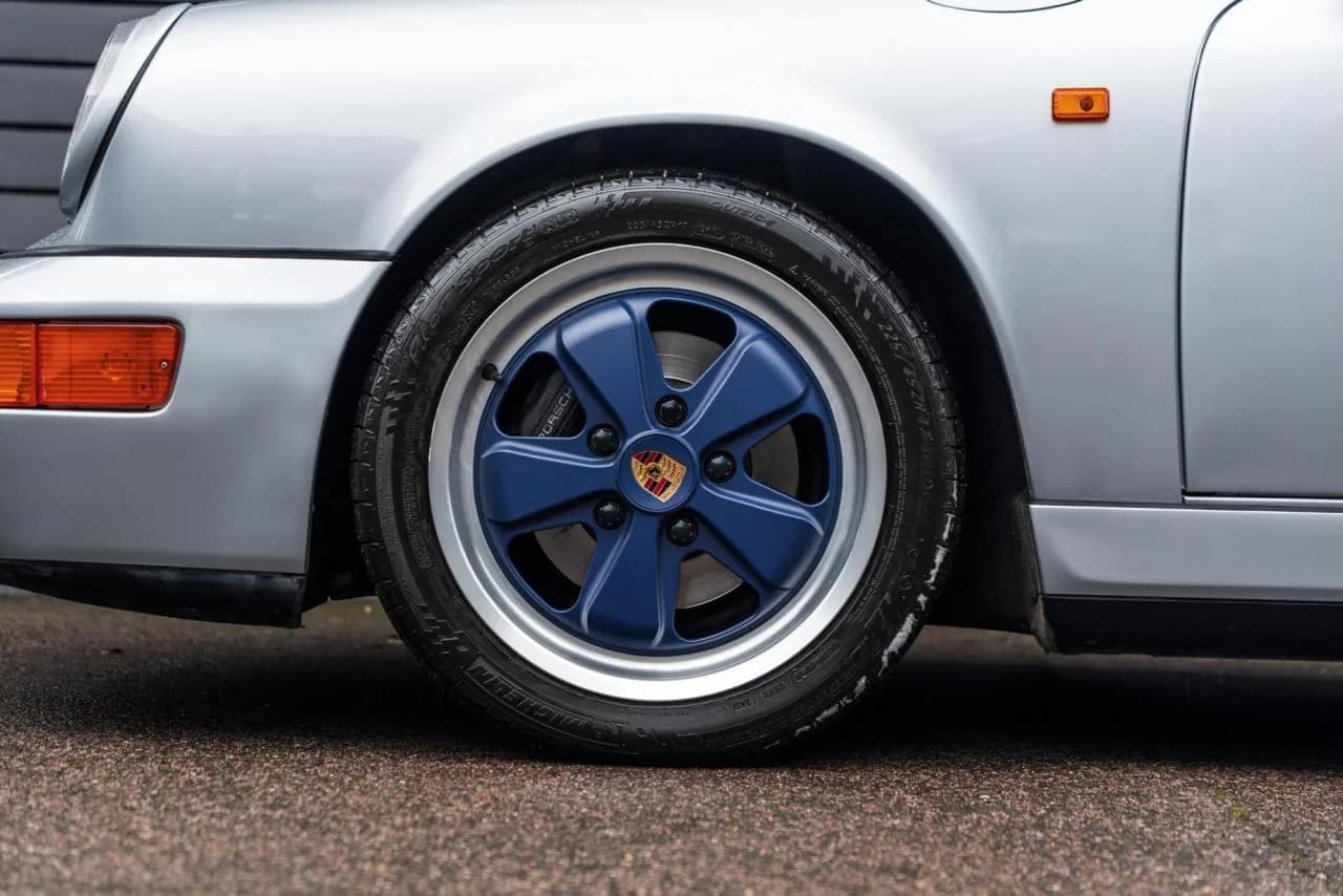 1990 Porsche 911 (964) Carrera 4 - Thumbnail 3