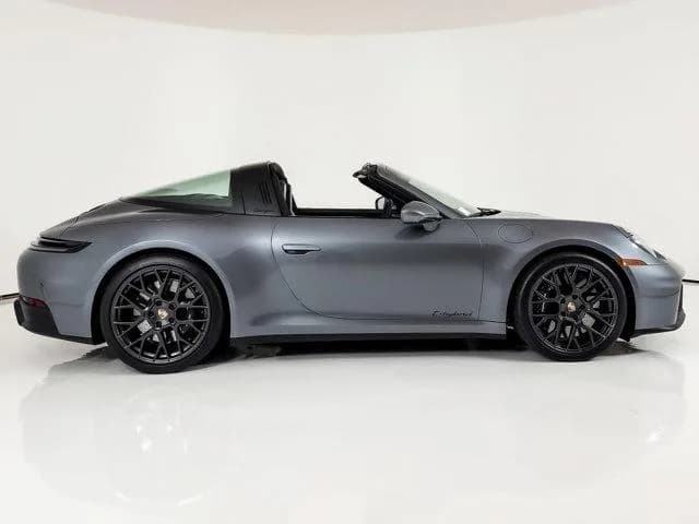 2026 Porsche 911 - Thumbnail 6