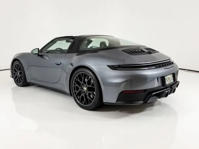 2026 Porsche 911 - Thumbnail 3