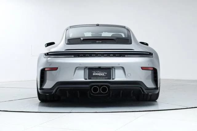 2026 Porsche 911 - Thumbnail 4