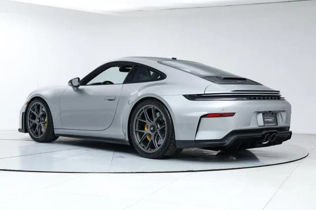 2026 Porsche 911 - Thumbnail 3