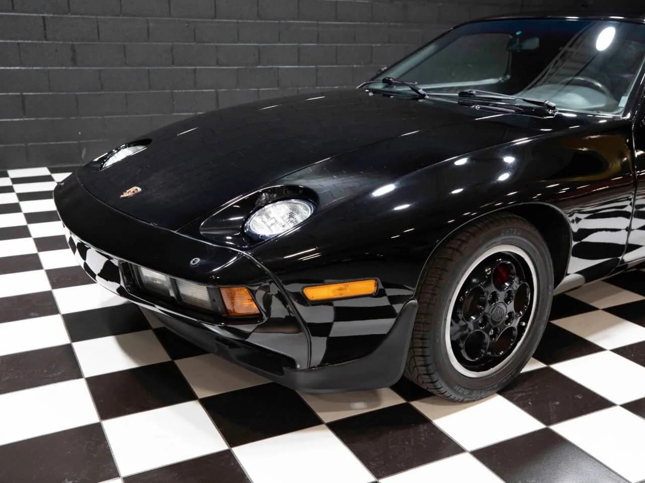 1979 Porsche 928 - Thumbnail 6