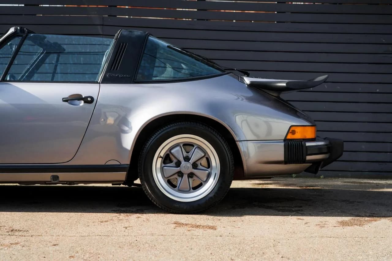 1988 Porsche 911 Targa Commemorative ED - Thumbnail 6