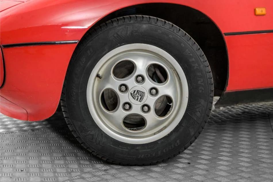 1986 Porsche 924S 2.5 - Thumbnail 4