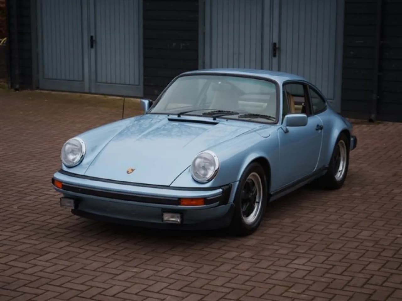 1980 Porsche 911 SC Coupe - Thumbnail 2