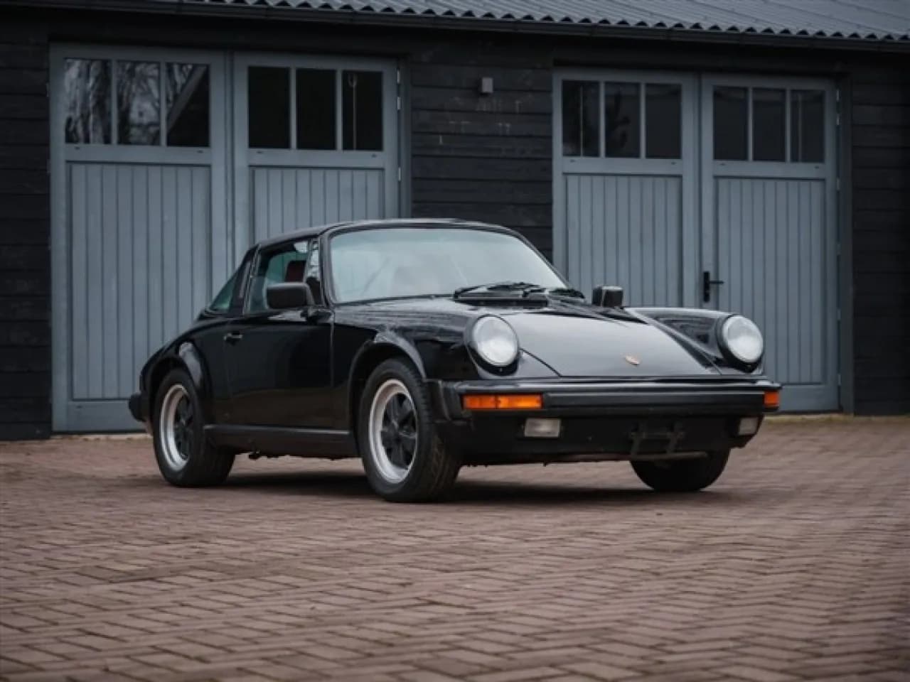 1987 Porsche 911 3.2 Carrera - Thumbnail 4