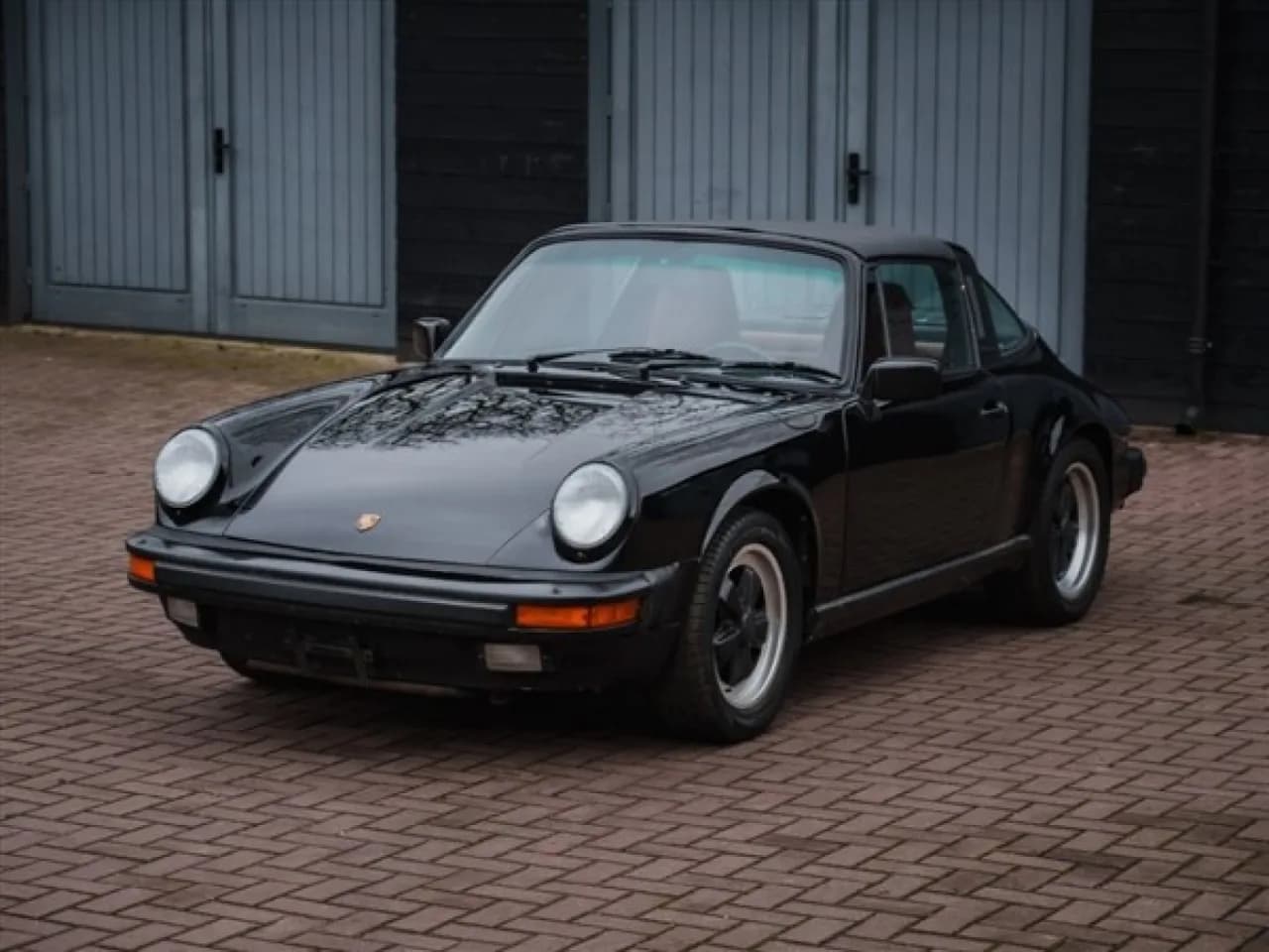 1987 Porsche 911 3.2 Carrera - Thumbnail 3