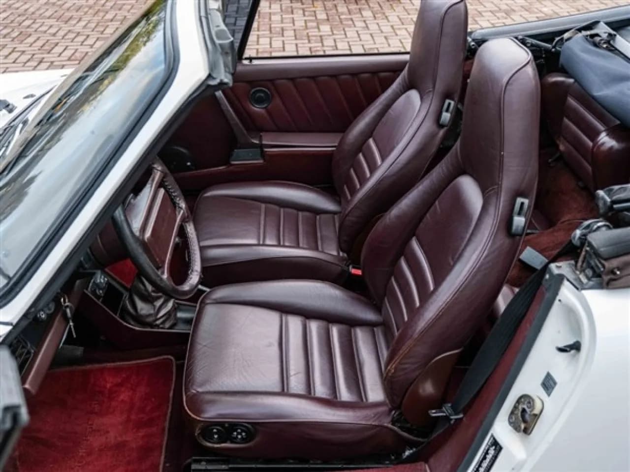 1985 Porsche 911 3.2 Carrera - Thumbnail 4