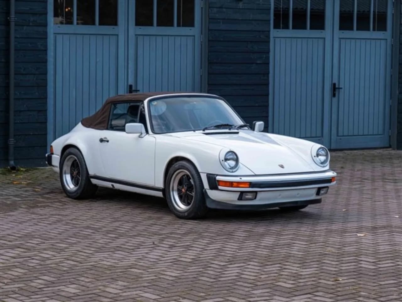 1985 Porsche 911 3.2 Carrera - Thumbnail 8