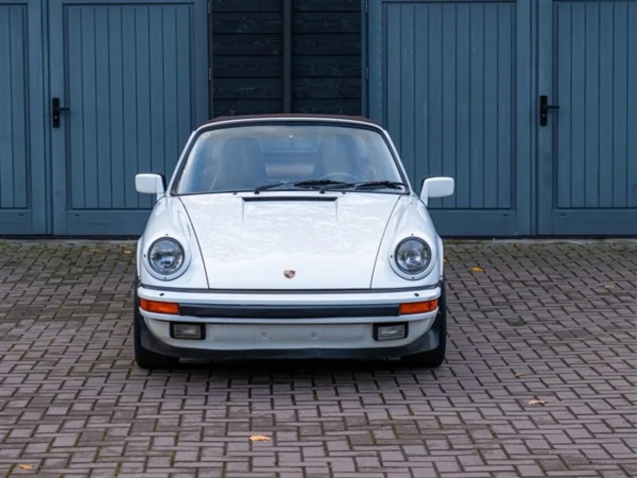 1985 Porsche 911 3.2 Carrera - Thumbnail 3