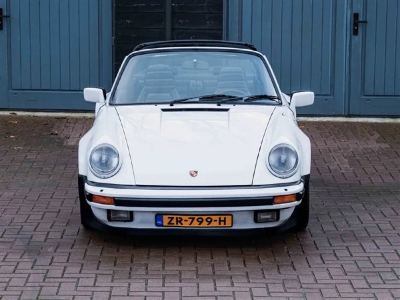 1984 Porsche 911 Carrera 3.2 Targa - Thumbnail 4