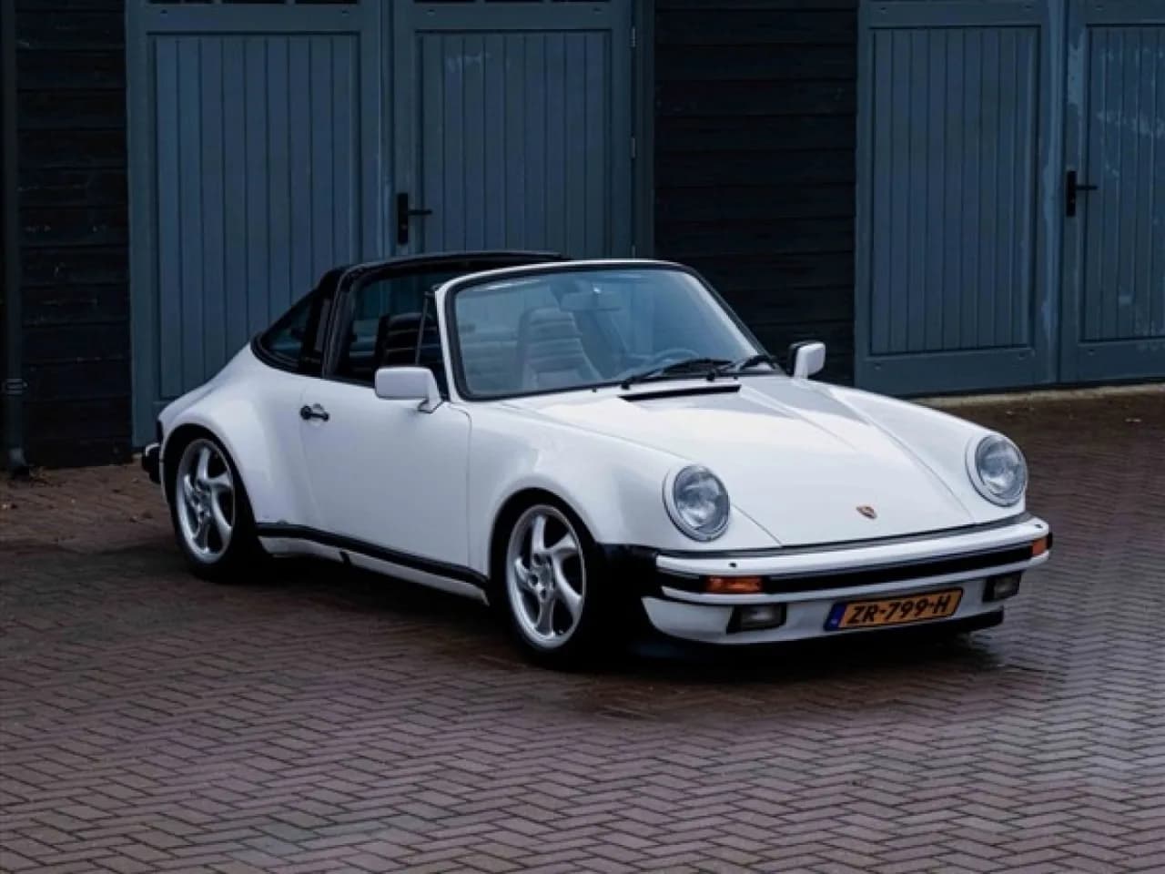 1984 Porsche 911 Carrera 3.2 Targa - Thumbnail 6