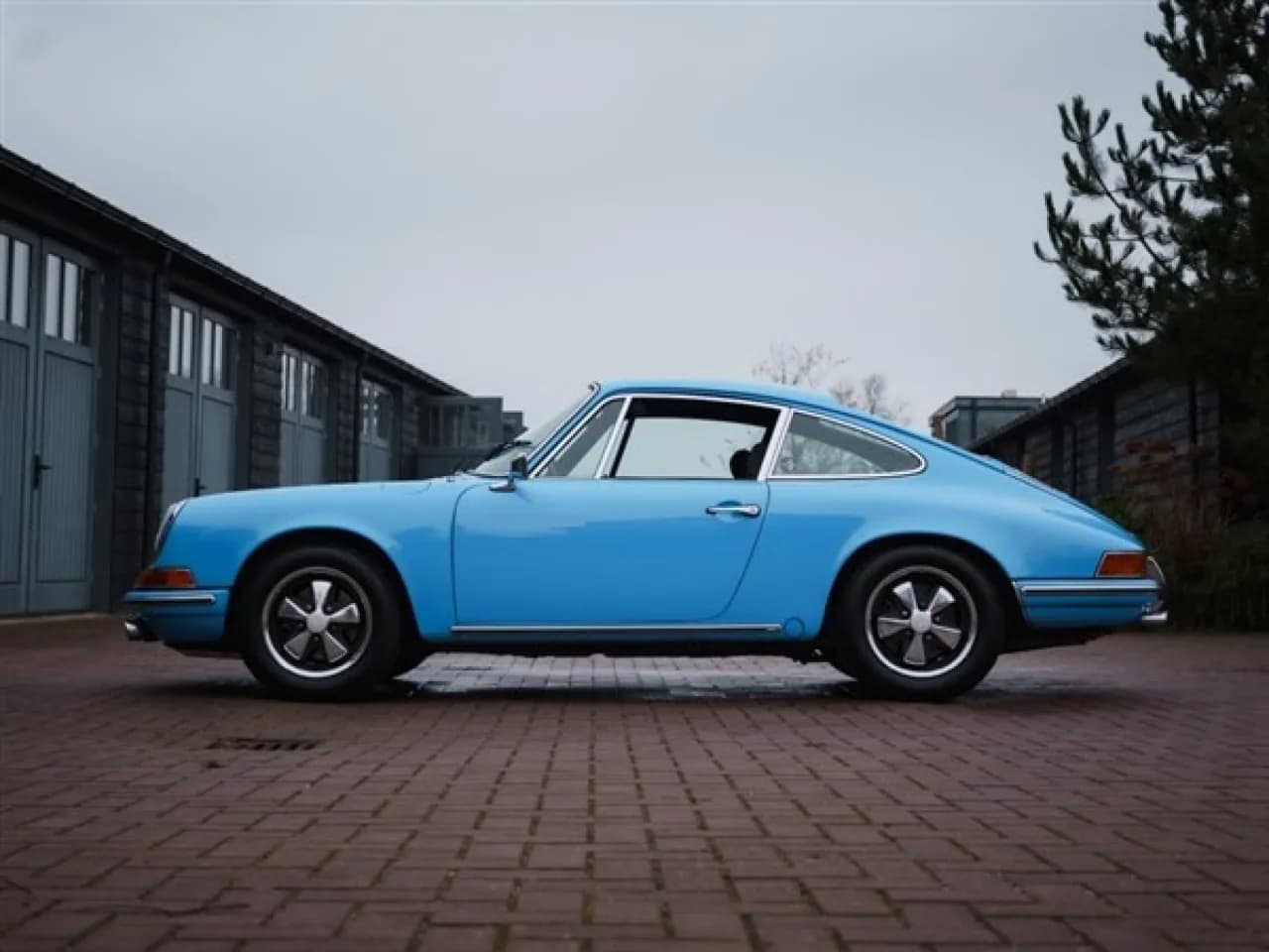 1971 Porsche 911 T - Thumbnail 2
