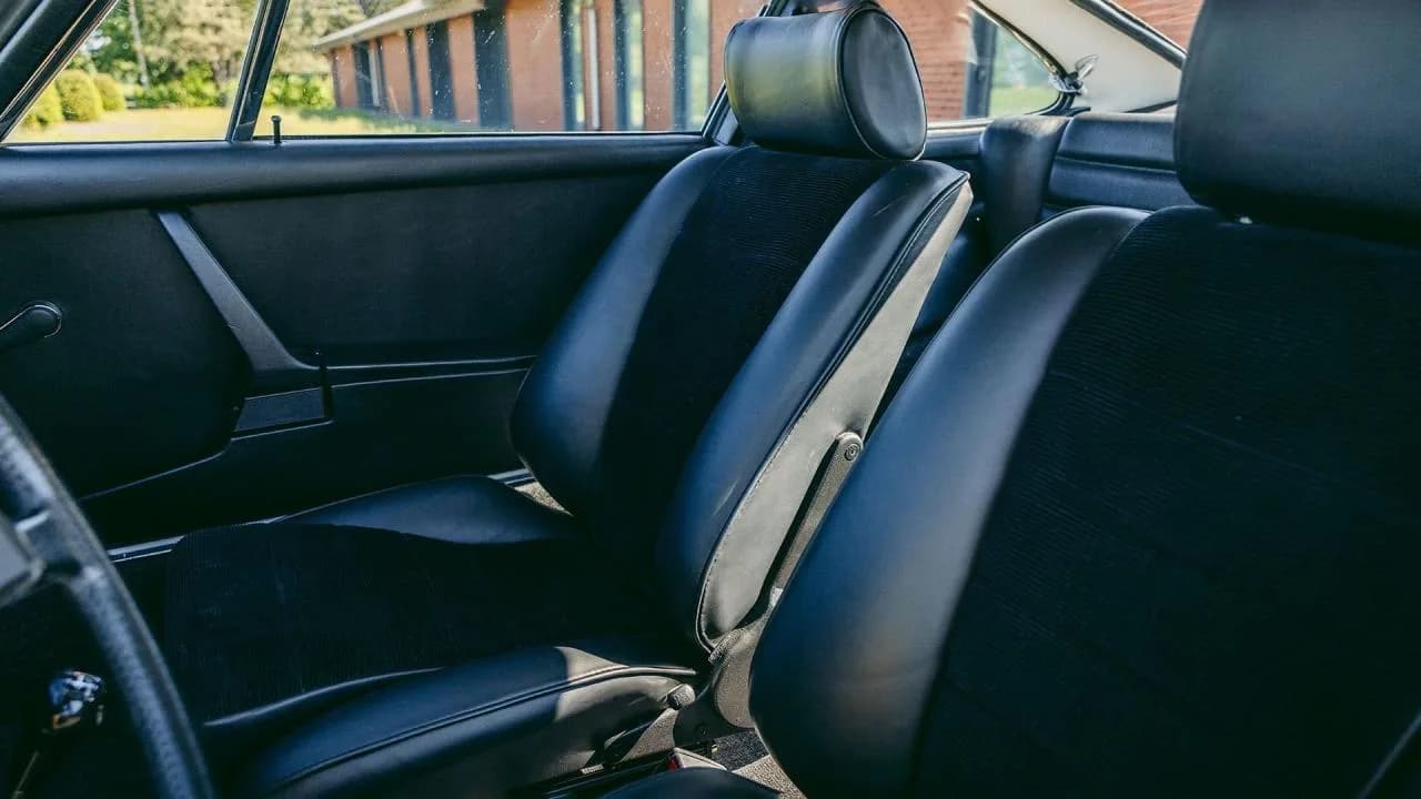 1970 Porsche 911 S Coupe - Thumbnail 7