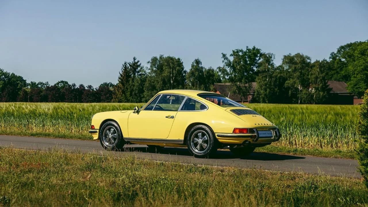 1970 Porsche 911 S Coupe - Thumbnail 3