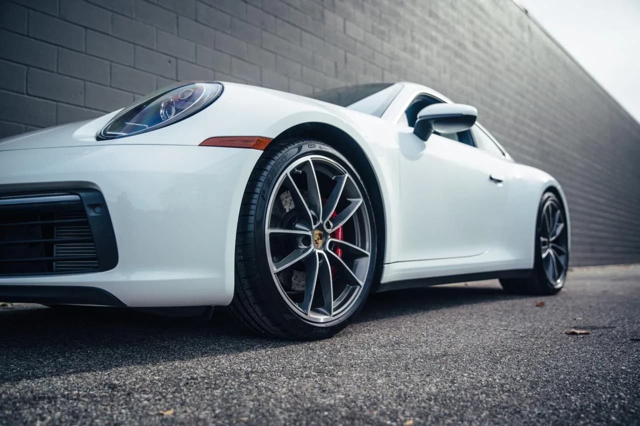 2024 Porsche 911 - Thumbnail 5