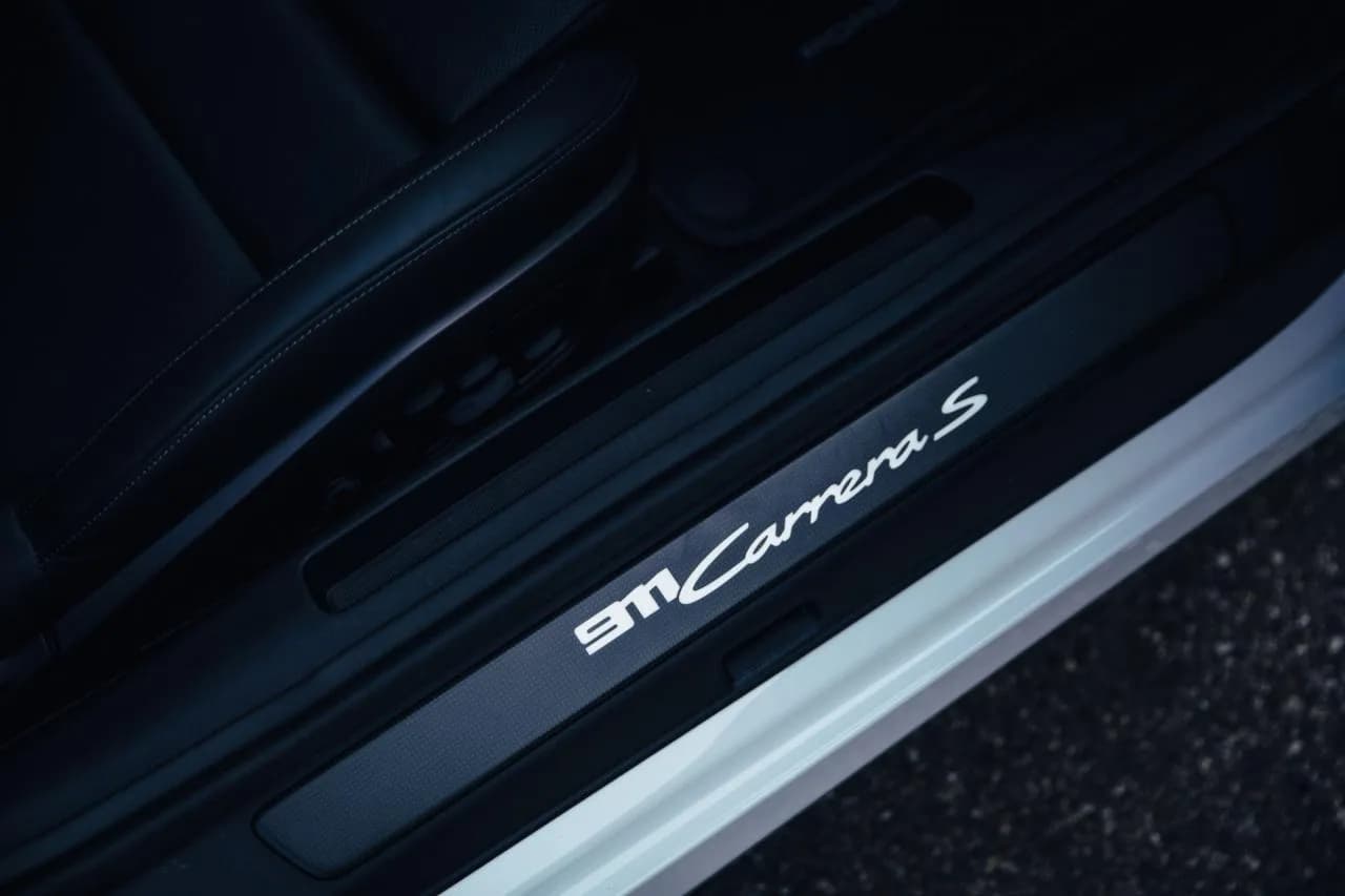 2024 Porsche 911 - Thumbnail 6