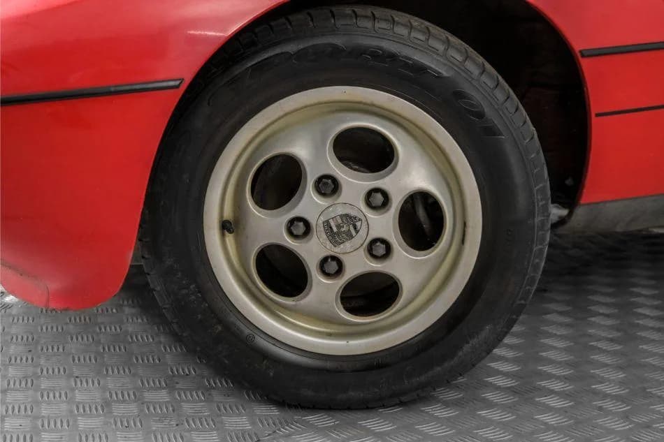 1987 Porsche 924 - Thumbnail 4
