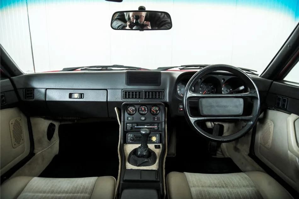 1987 Porsche 924 - Thumbnail 7