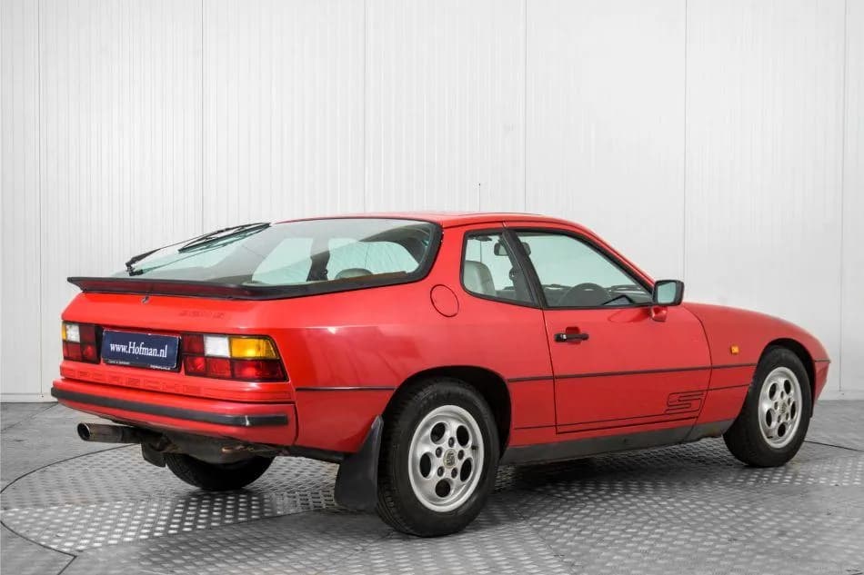 1987 Porsche 924 - Thumbnail 2