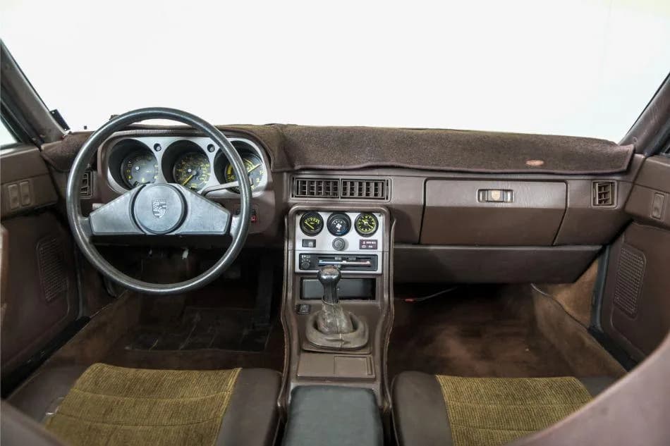 1983 Porsche 944 - Thumbnail 7
