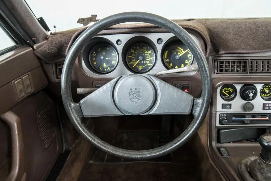 1983 Porsche 944 - Thumbnail 8
