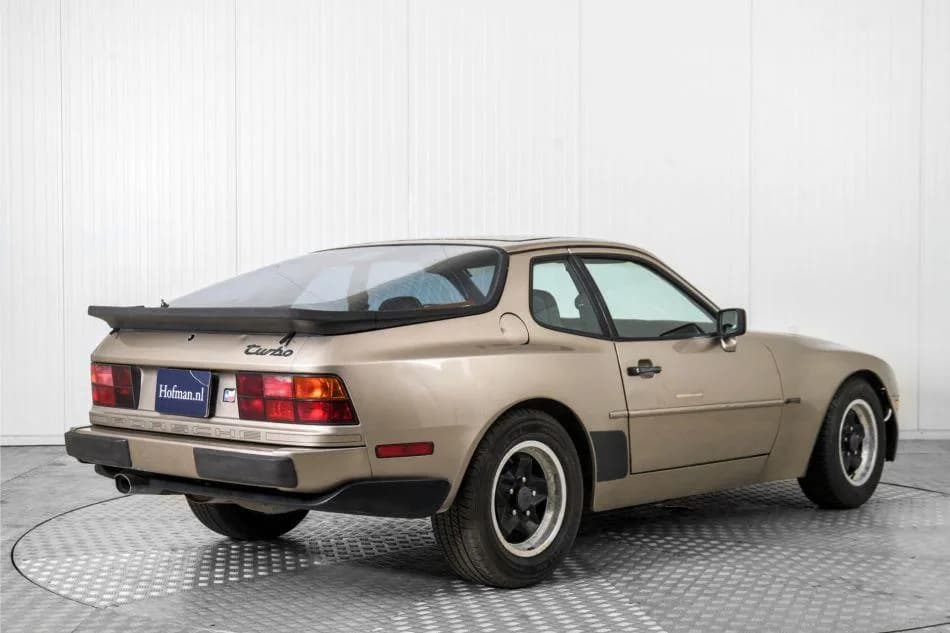 1983 Porsche 944 - Thumbnail 2