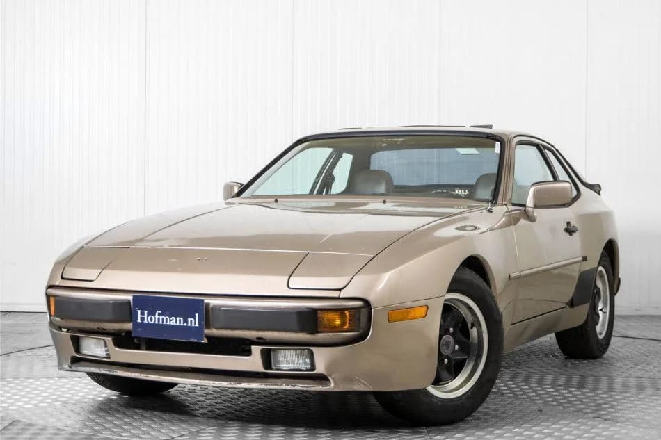 1983 Porsche 944 - Thumbnail 3