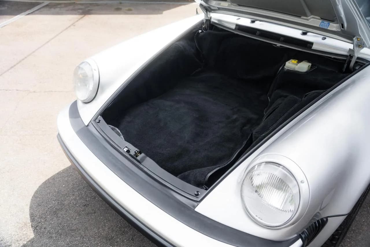 1989 Porsche 911 3.2 CARRERA SPEEDSTER - Thumbnail 8