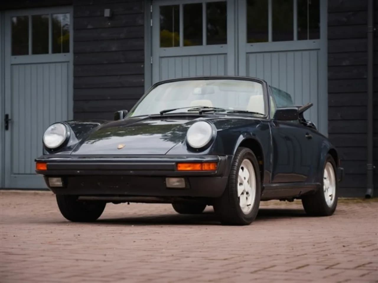 1987 Porsche 911 - Thumbnail 2