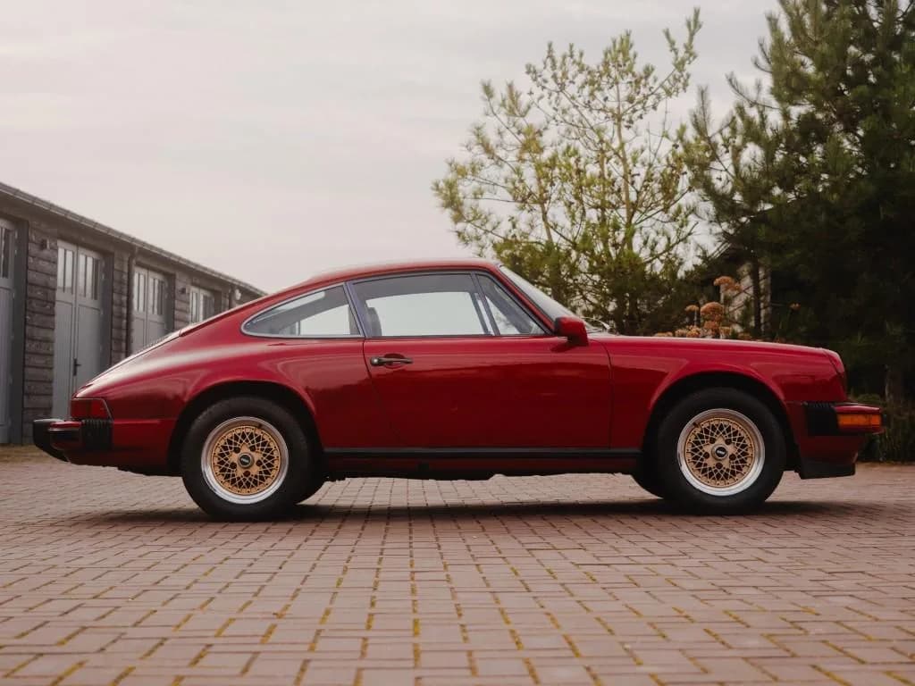 1975 Porsche 911 - Thumbnail 5