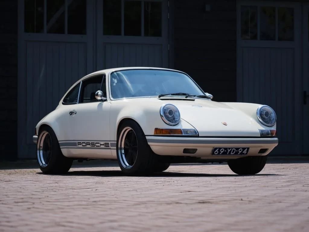 1976 Porsche 911 - Thumbnail 5