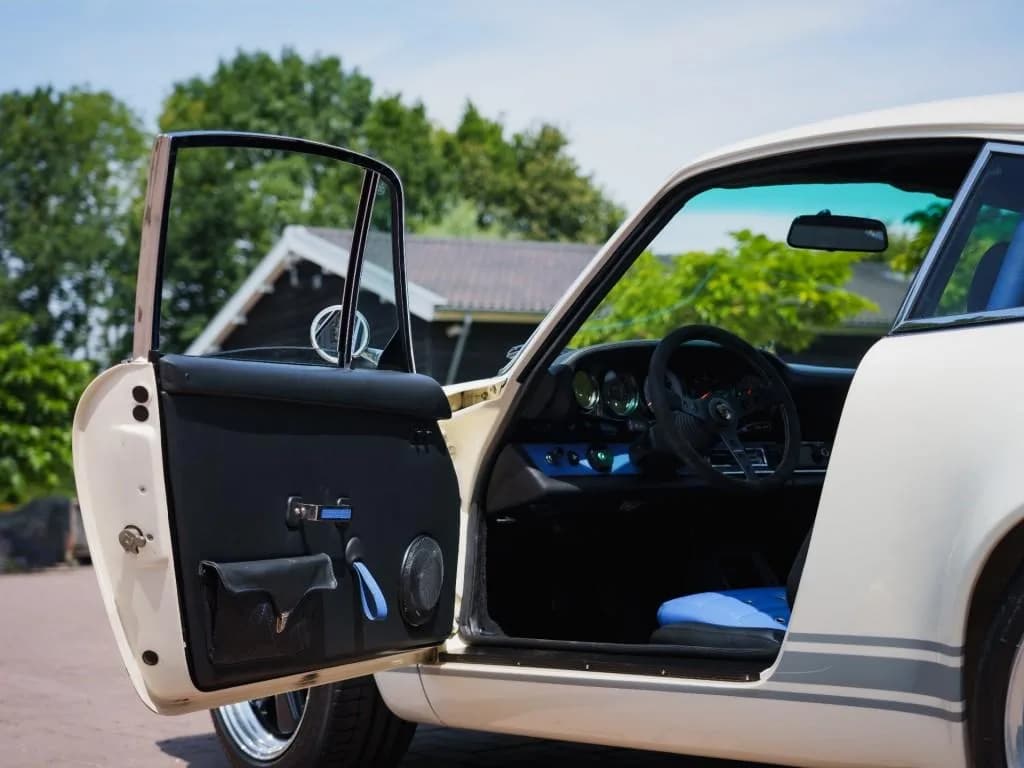 1976 Porsche 911 - Thumbnail 7