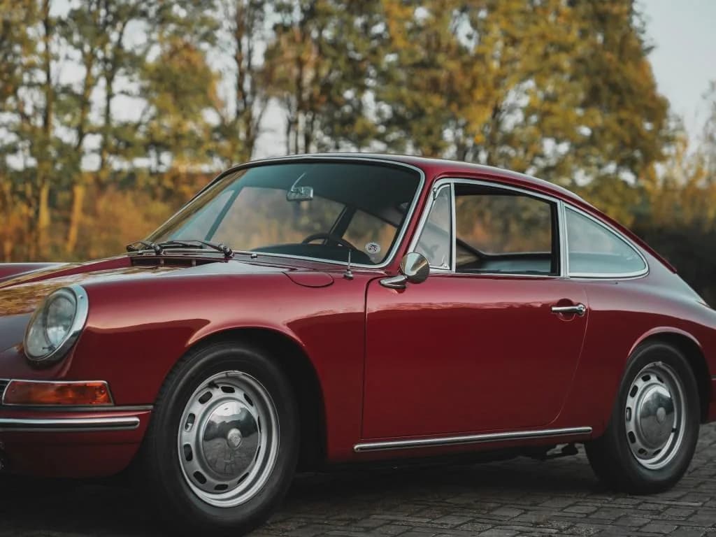 1965 Porsche 911 - Thumbnail 3