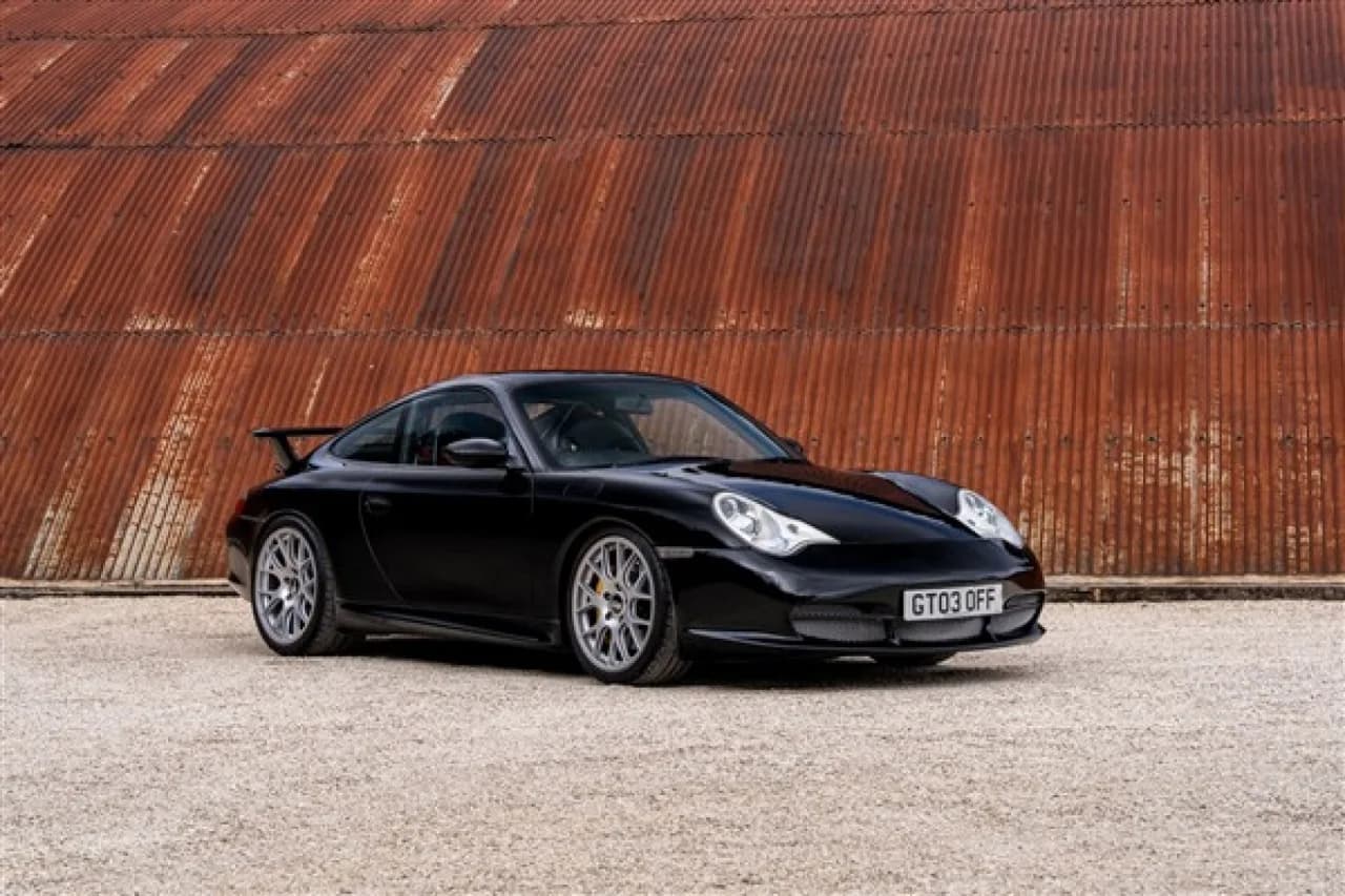 2003 Porsche 911 GT3 - Thumbnail 3