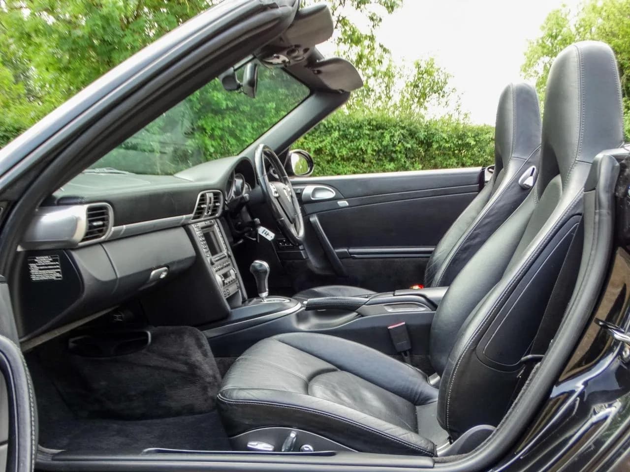 2008 Porsche 3.8 997 Carrera 4S Cabriolet Tiptronic S AWD 2dr - Thumbnail 3