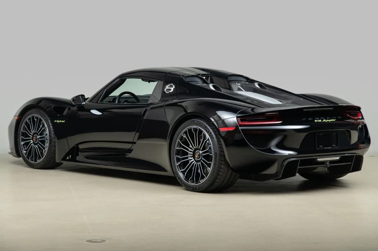 2015 Porsche 918 Spyder - Thumbnail 4