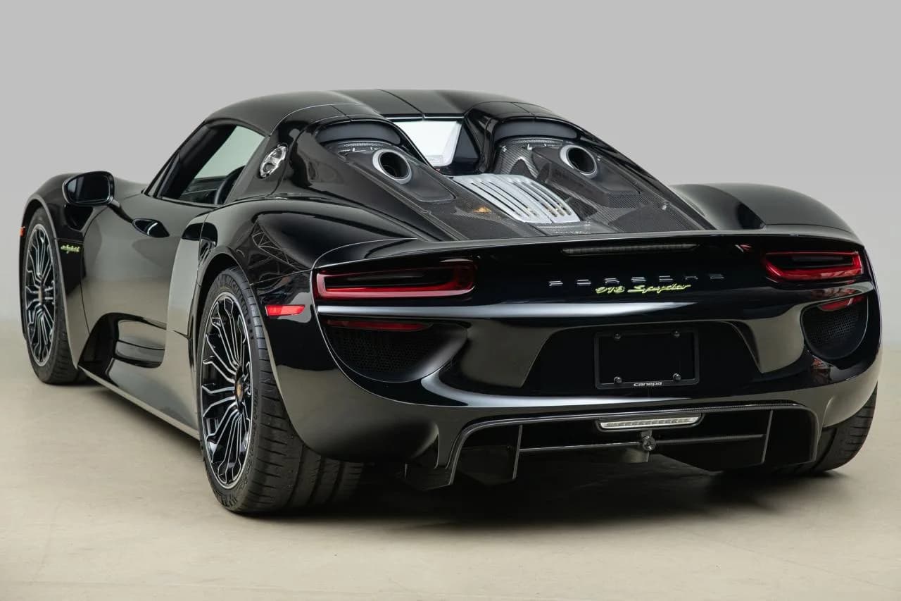 2015 Porsche 918 Spyder - Thumbnail 5