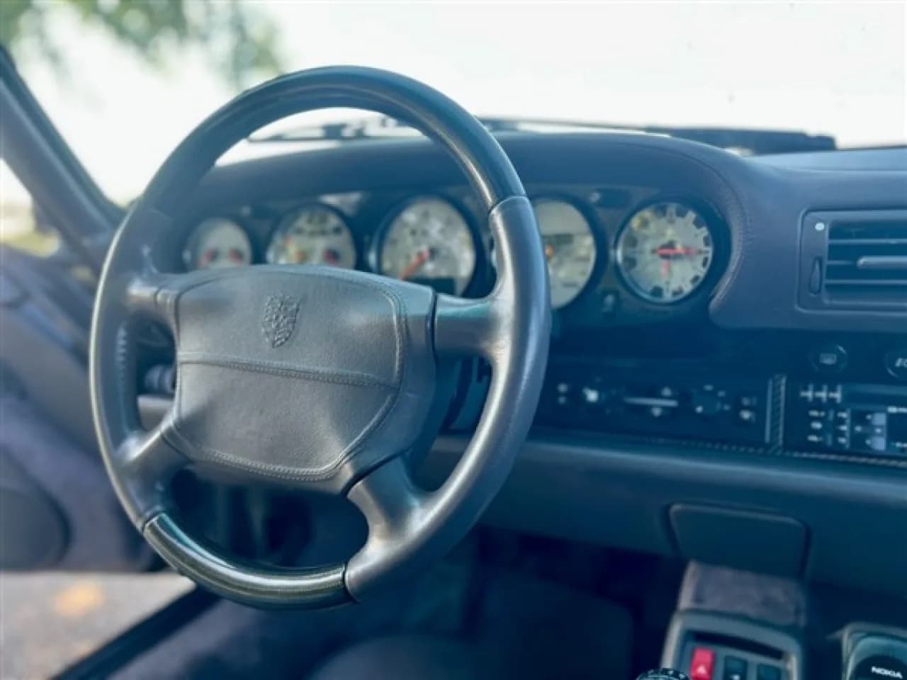 1995 Porsche 911 Carrera Coupé - Thumbnail 5