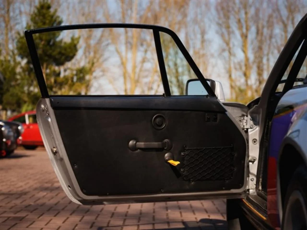 1985 Porsche 911 Carrera 3.2 Coupé - Thumbnail 5