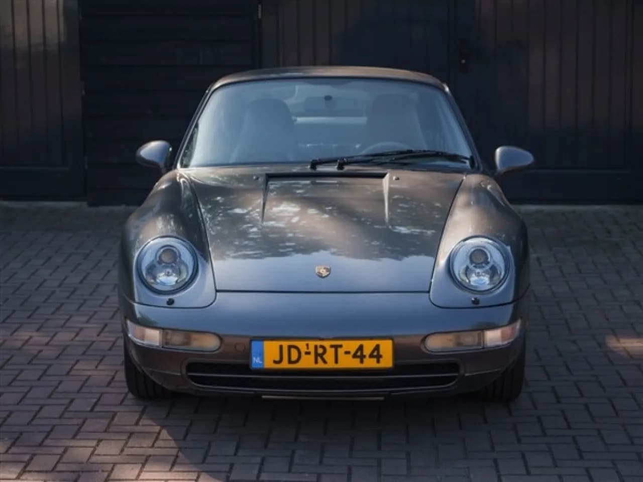 1994 Porsche 993 Carrera Coupé - Thumbnail 4