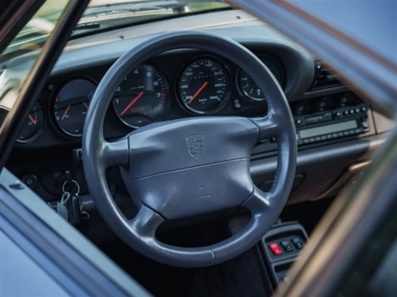 1994 Porsche 993 Carrera Coupé - Thumbnail 8